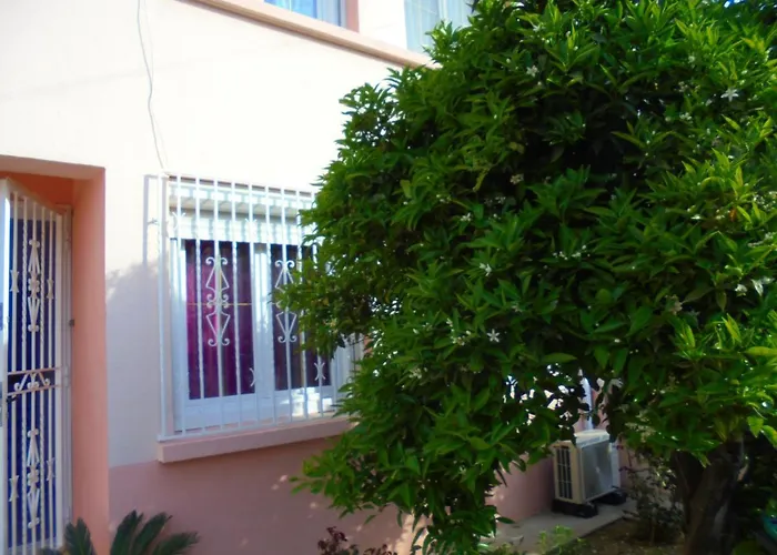 Chambre Confortable,Gare, Clim, Parking, Pt Dejeuner,Wifi